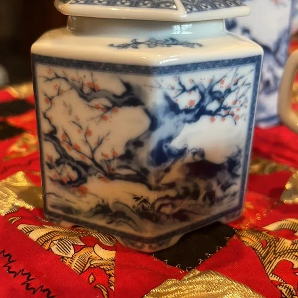 VINTAGE BLUE WHITE PINK CHERRY TREE BLOSSOM CHINESE TEAPOT WITH BRASS HANDLE set - Picture 5 of 12